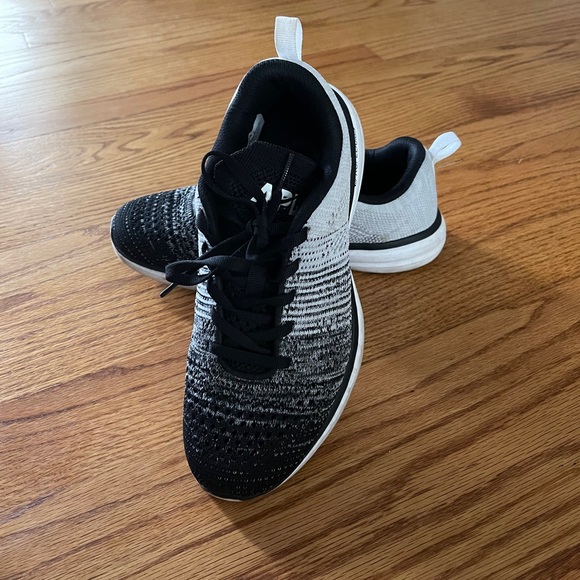 COPY - APL Techloom x Lululemon Shoes - Picture 2 of 4